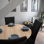 Secret Mama With Mobile Aircon, Including A Free Parking Space At 200 Meters
