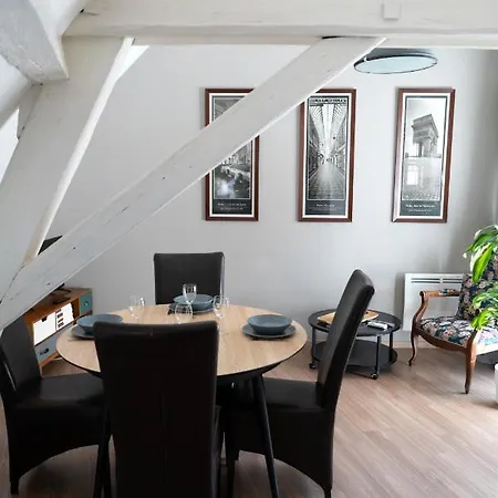 Secret Mama With Mobile Aircon, Including A Free Parking Space At 200 Meters *