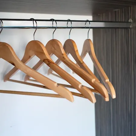 Secret Mama With Mobile Aircon, Including A Free Parking Space At 200 Meters *