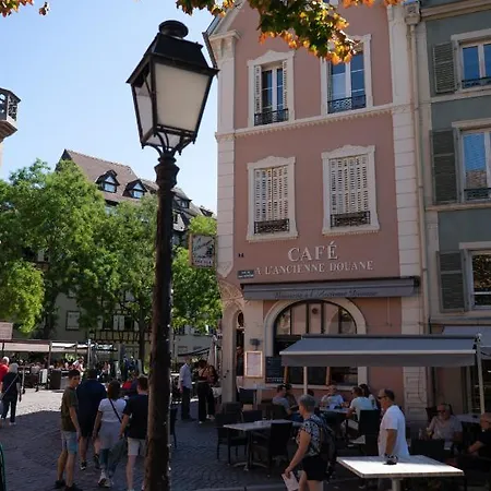 Secret Mama With Aircon Including A Parking Space At 200 Meters Lägenhet Colmar