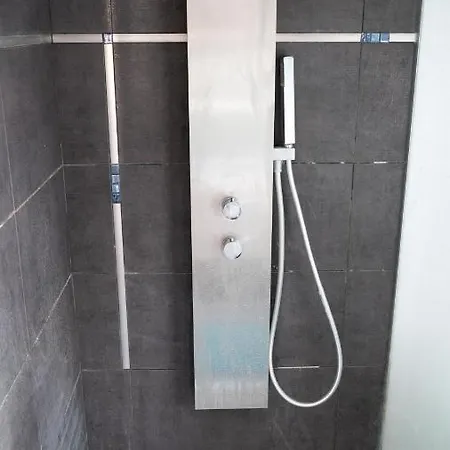 Apartment Secret Mama With Aircon Including A Parking Space At 200 Meters