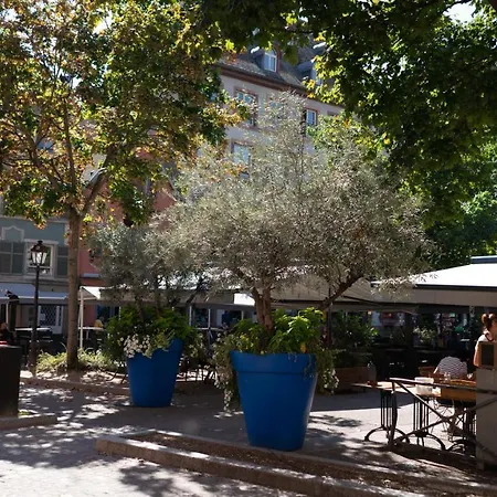 Secret Mama With Mobile Aircon, Including A Free Parking Space At 200 Meters *