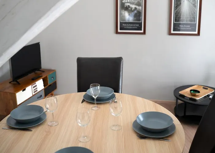 Secret Mama With Mobile Aircon, Including A Free Parking Space At 200 Meters Apartament