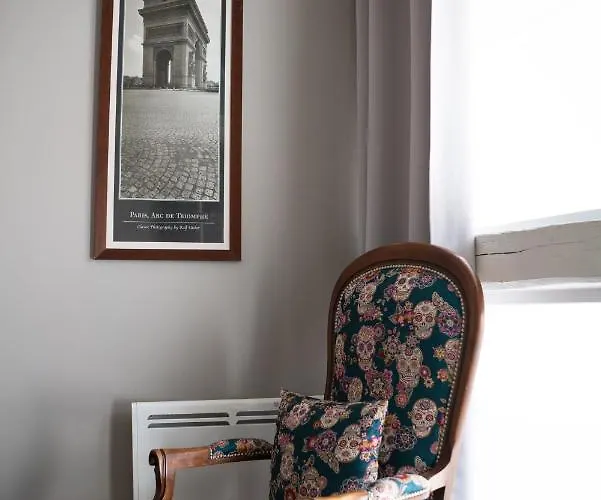 Secret Mama With Mobile Aircon, Including A Free Parking Space At 200 Meters *