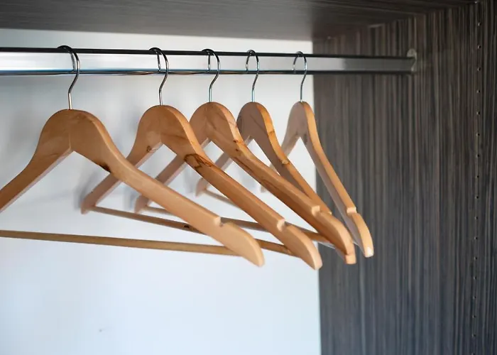 Secret Mama With Mobile Aircon, Including A Free Parking Space At 200 Meters *