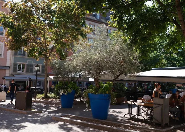 Secret Mama With Mobile Aircon, Including A Free Parking Space At 200 Meters *