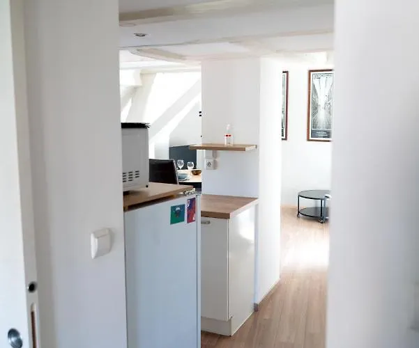 Secret Mama With Mobile Aircon, Including A Free Parking Space At 200 Meters *